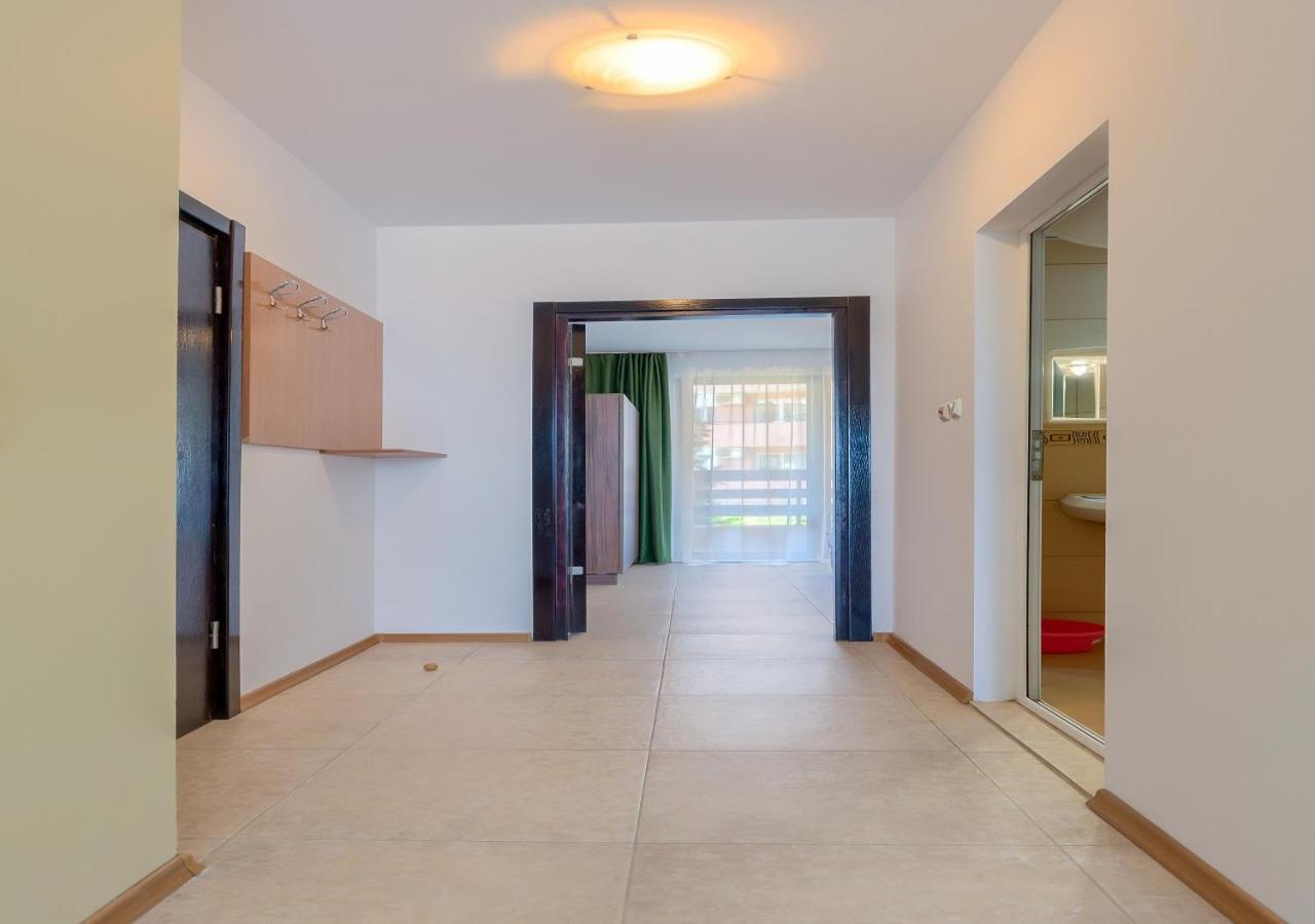 Robinson Beach Apartments Elenite Extérieur photo